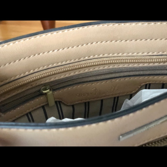 Simply Noelle Bag HOST PICK - Picture 14 of 14